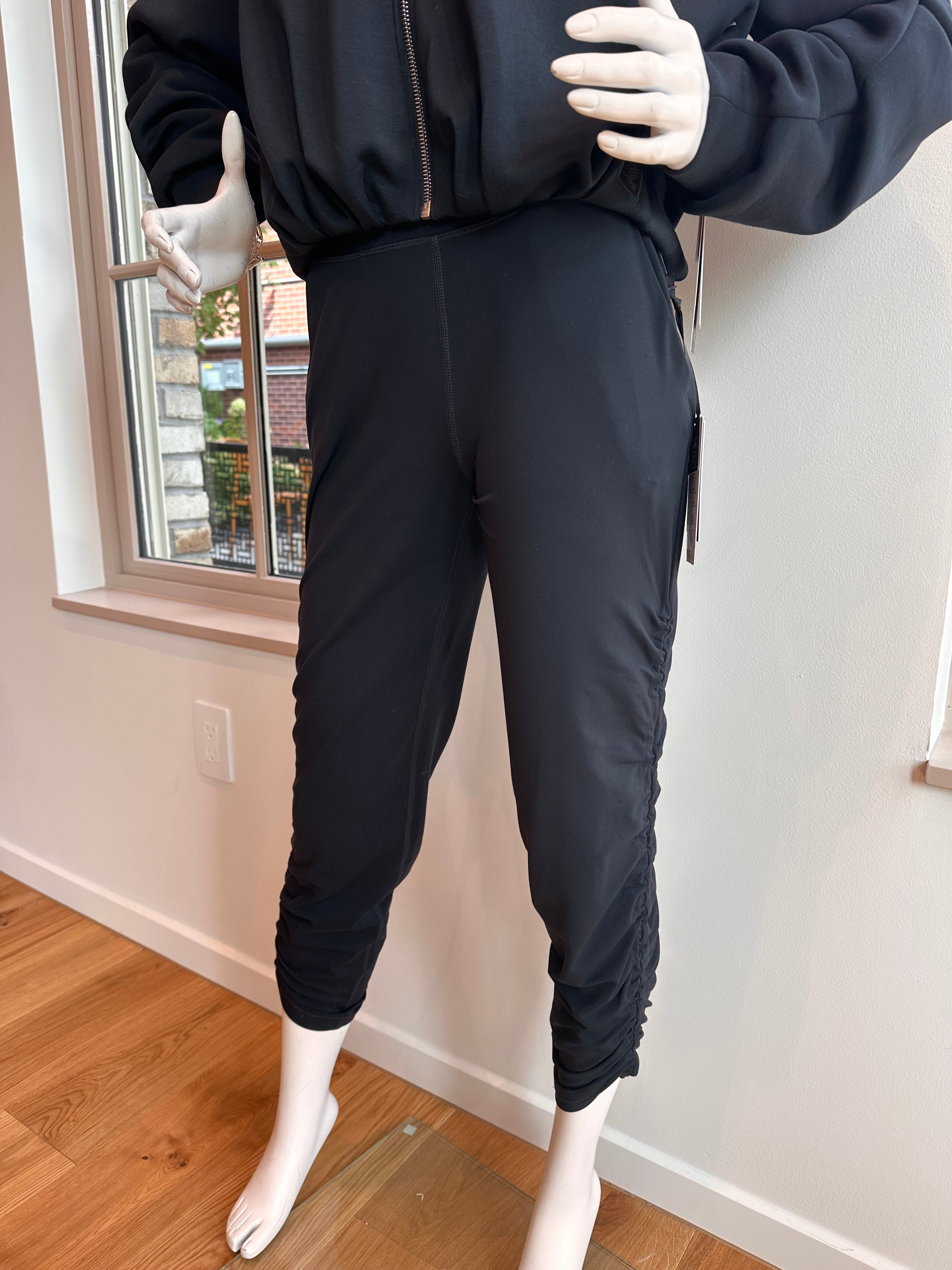 MPG Cloud Studio Pant- Black
