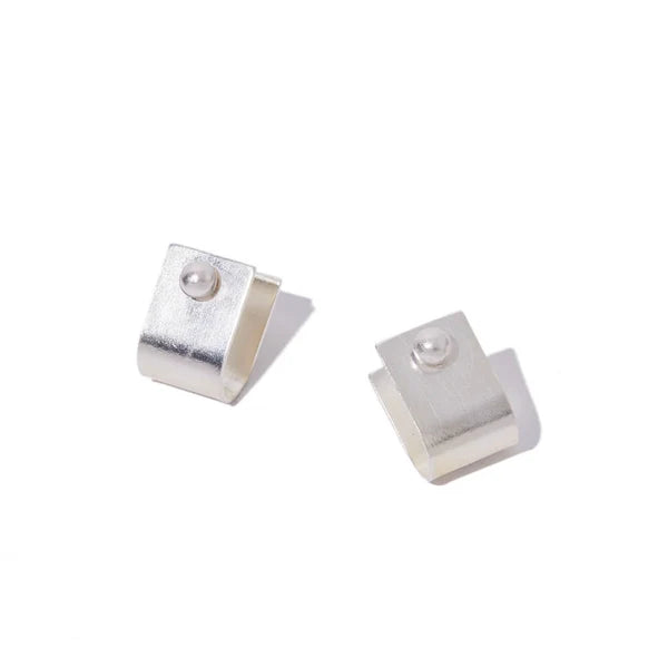 MULXIPLY Dot Huggie Earring-Silver