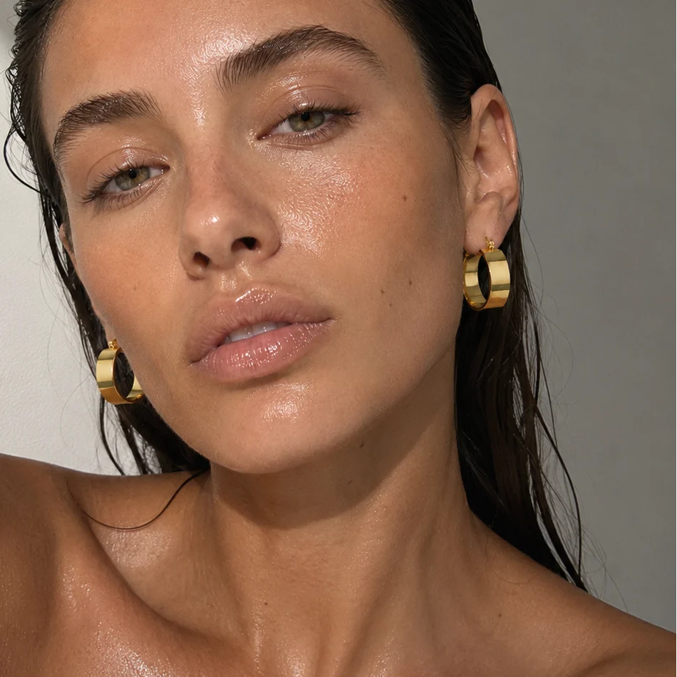 Ellie Vail Lia Wide Hoop Earring- Gold