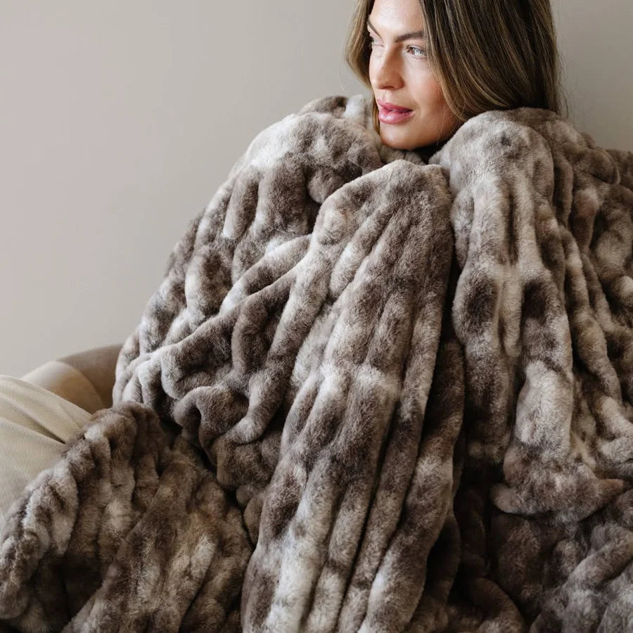Saranoni Double Rouched Faux Fur Throw Blankets